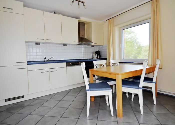 Hafeneck 1 - Brueckstrasse 36 1 * Heiligenhafen